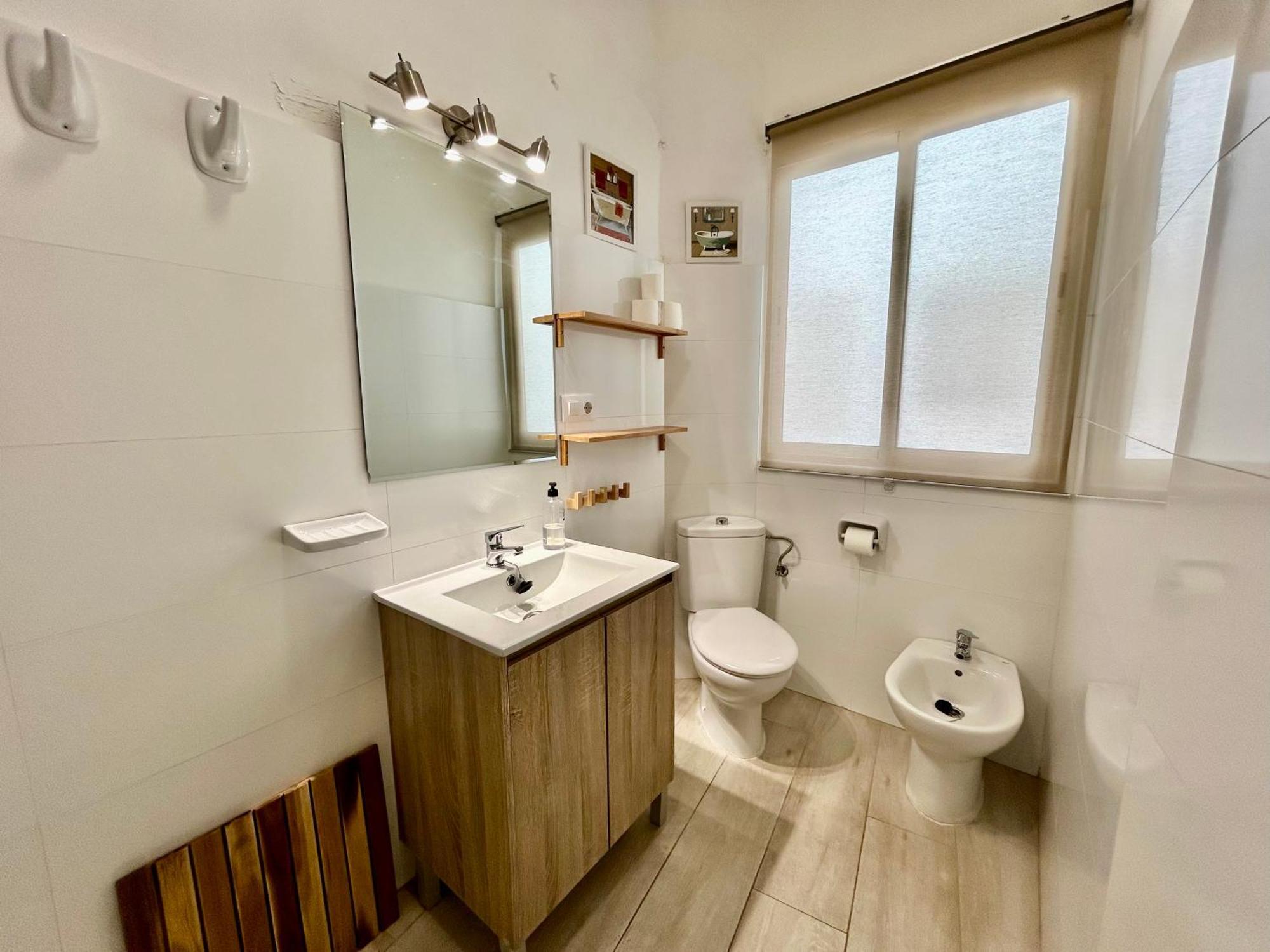 Acogedor Apt 8Pax 4Bdr 2Bth- Cozyhomesevilla2 Екстериор снимка