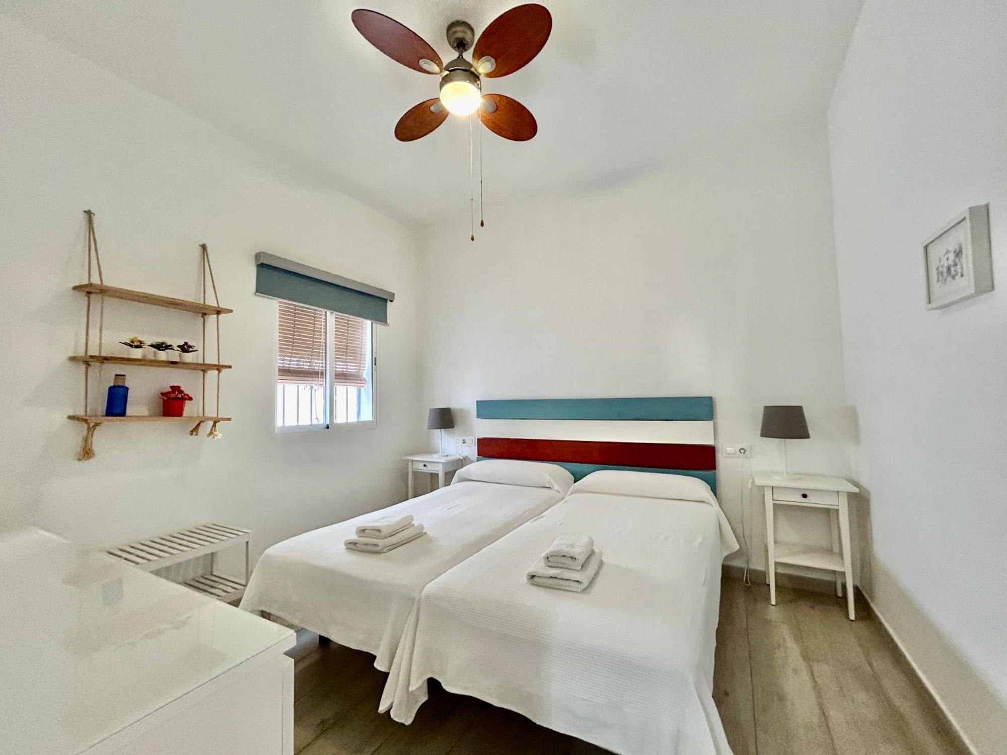 Acogedor Apt 8Pax 4Bdr 2Bth- Cozyhomesevilla2 Екстериор снимка